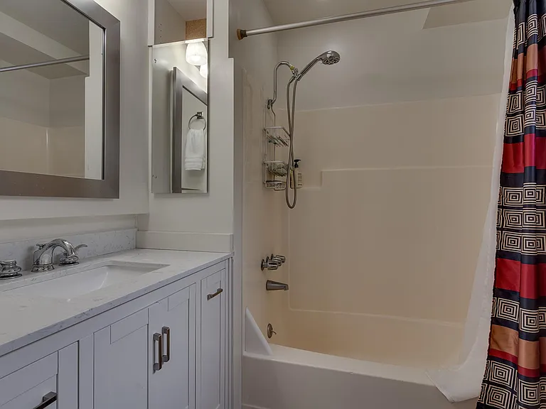 2433 Sutter Trl — Photo 24