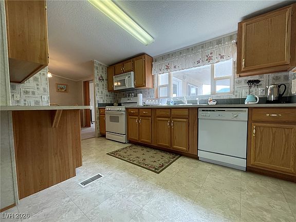 4th image of 86 Cottontail Ln