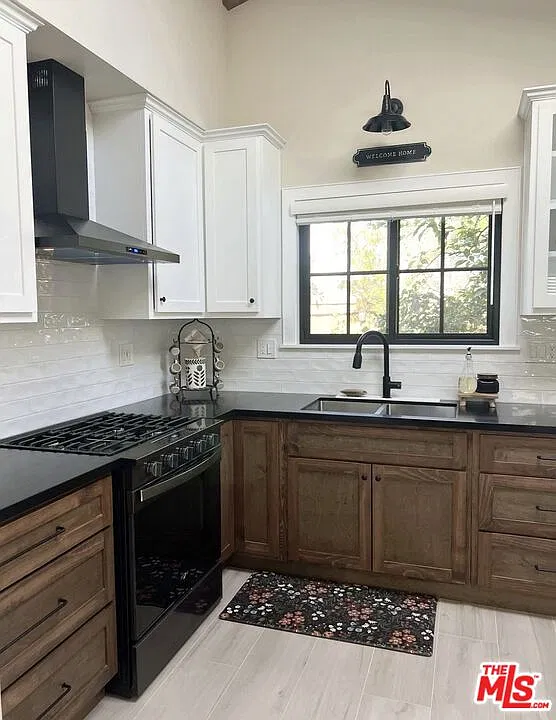 1 bed, 1.0 bath, 500 sqft, $2,500 — Photo 2