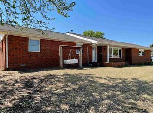 221 N 12th Ave, Fairview, OK 73737