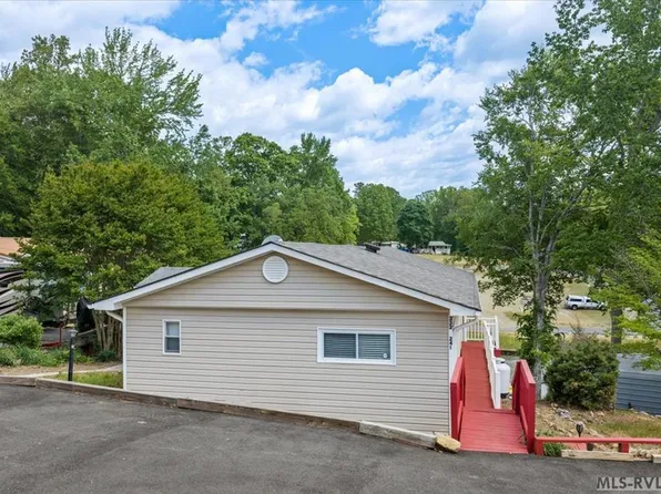 332 Eagle Trl, Bracey, VA 23919