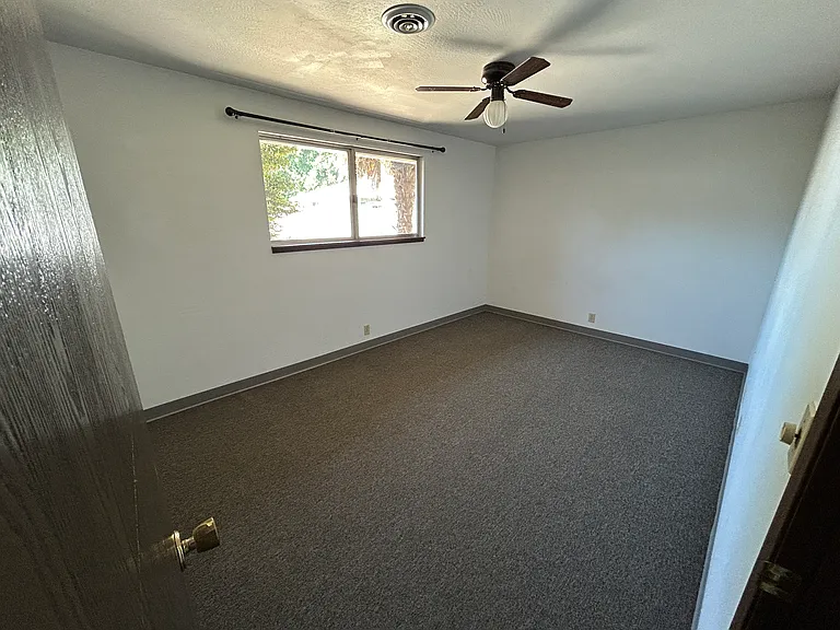 Bedroom 2 entry