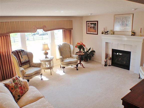 4th image of 10428 Canberra Dr