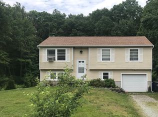 39 Juniper Ln, Griswold, CT 06351