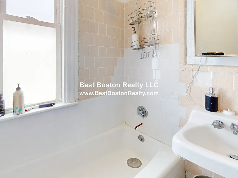 104 Highland Ave #3 — Photo 15