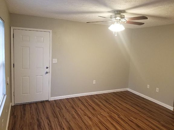 3rd image of 10316 Greentree Ln APT 4