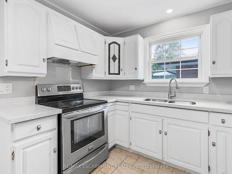 71 Organ Cres #MAIN — Photo 10
