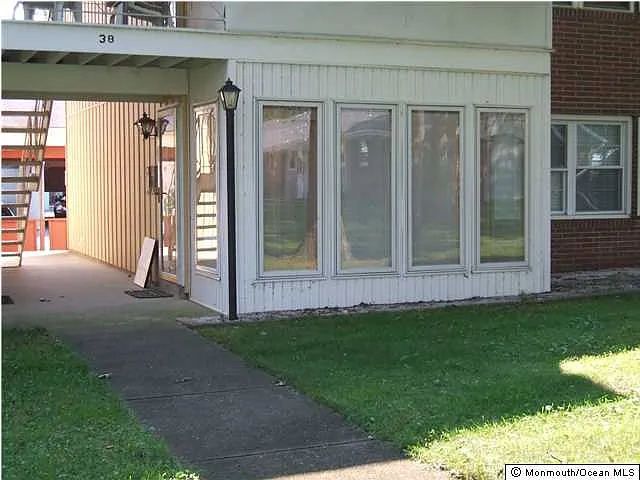 38D Cambridge Ct photo 1