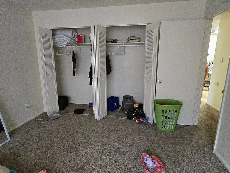 1335 Vivian — Photo 7