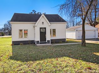 24087 W Beach Grove Rd, Antioch, IL 60002