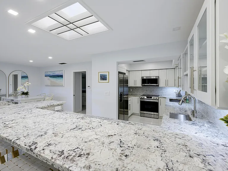 11335 Twelve Oaks Way — Photo 7