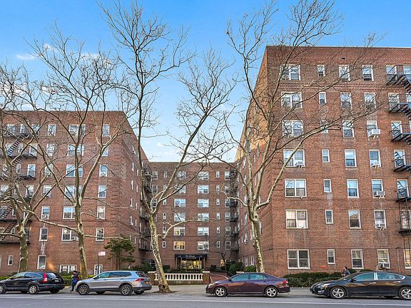 2nd image of 6712 Yellowstone Blvd APT C6