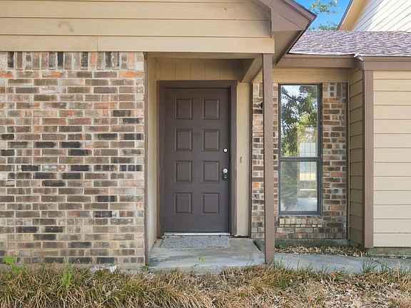 4th image of 721 Timberoaks Dr