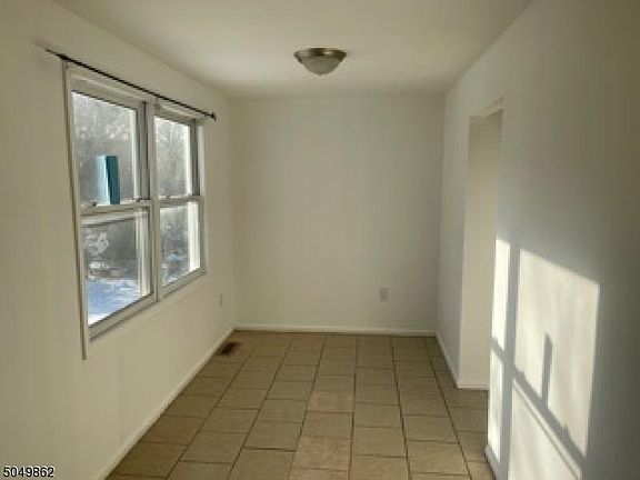 3rd image of 216 New St #218
