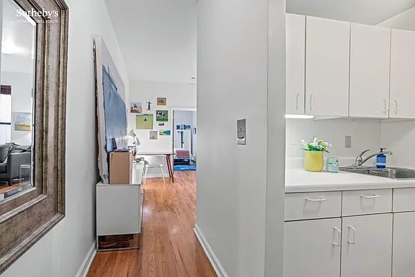 Rented by Sotheby's International Realty | media 8