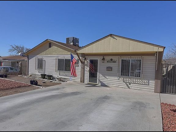 2nd image of 1043 Saint Johns Dr