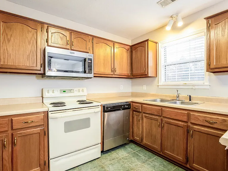 1209 Pendulum Dr — Photo 6