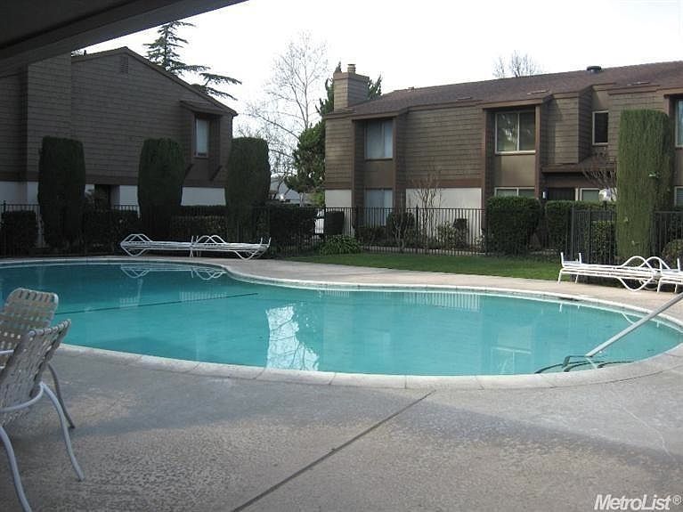 1st image of 3558 Larchmont Square Ln