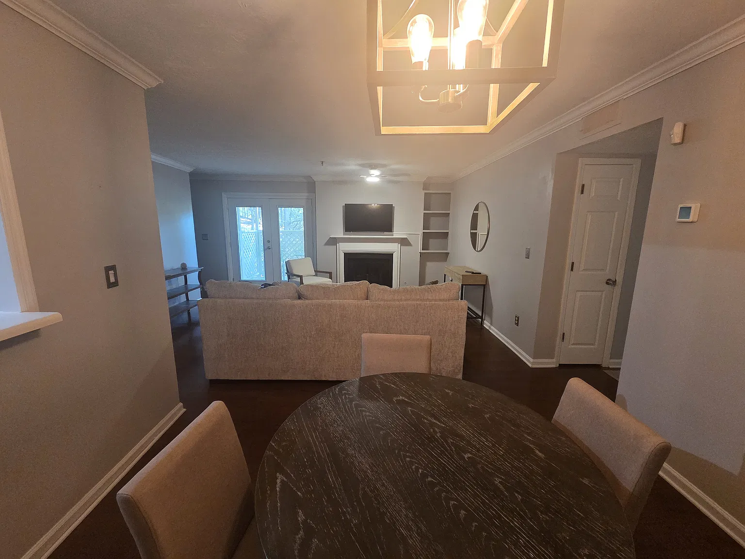 2 bed, 1127 sqft, $1,800 — Photo 3