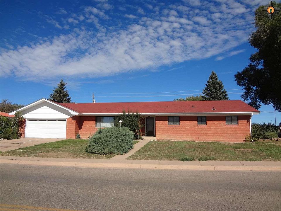 1st image of 704 Lee Dr