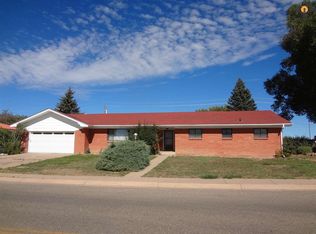 704 Lee Dr, Las Vegas, NM 87701