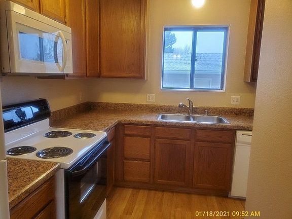4th image of 3285 Canyon Dr Unit 30
