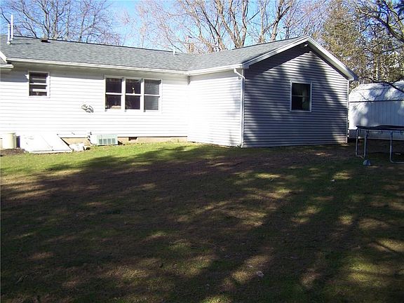 3rd image of 11910 Butler St