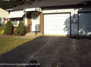 15 Deerfield Dr #B, Manchester Township, NJ