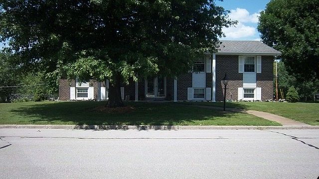 1st image of 2700 Garden View Dr