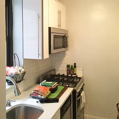 Rented by Keller Williams NYC | media 29