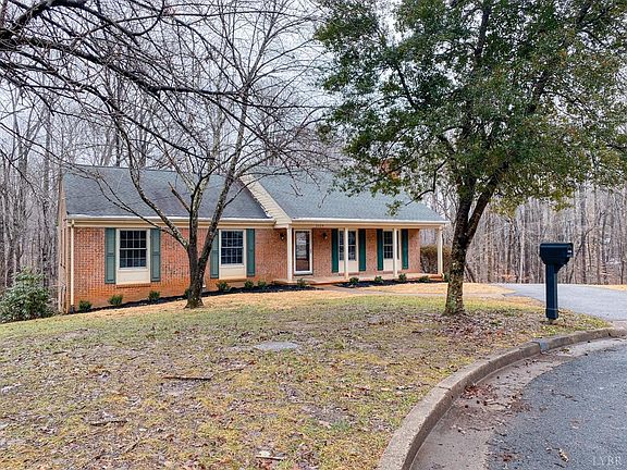 4th image of 2220 Cambridge Pl