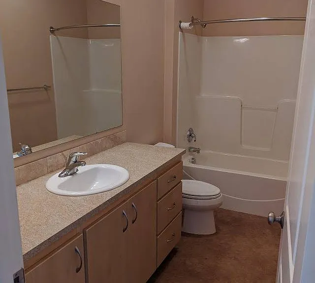 1933 Hilyard St - Bath 1 1933 Hilyard St - Bath 1