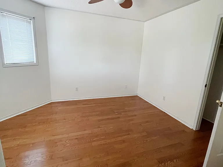 53 Brown St W — Photo 19