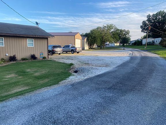 5th image of 395 Crattie Dr