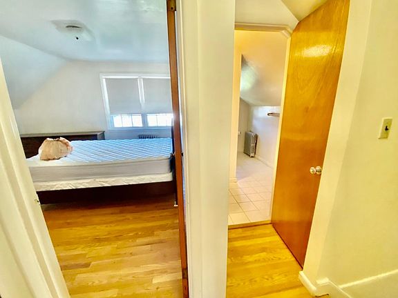 3rd image of 333 Jackson Ave #2