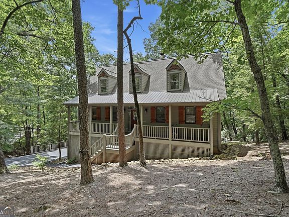 2nd image of 222 Bellflower Dr