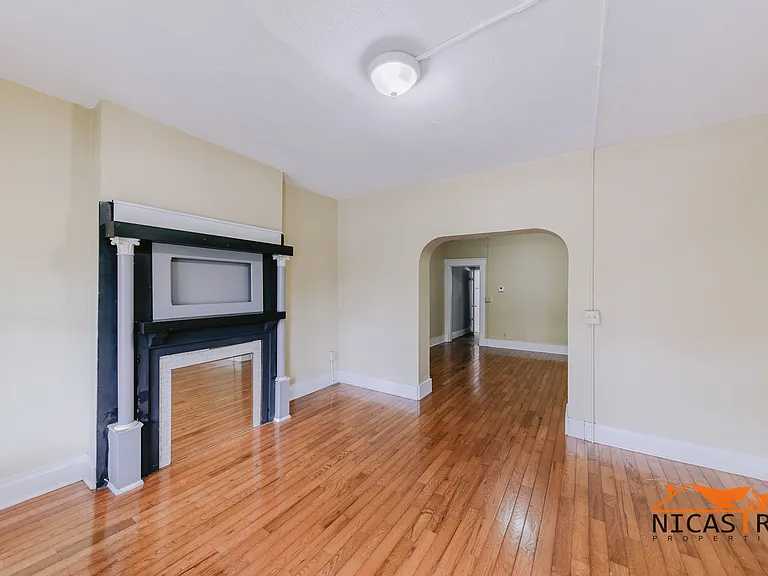 136 E 11th Ave — Photo 36