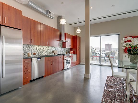 3rd image of 825 E 4th St APT 602