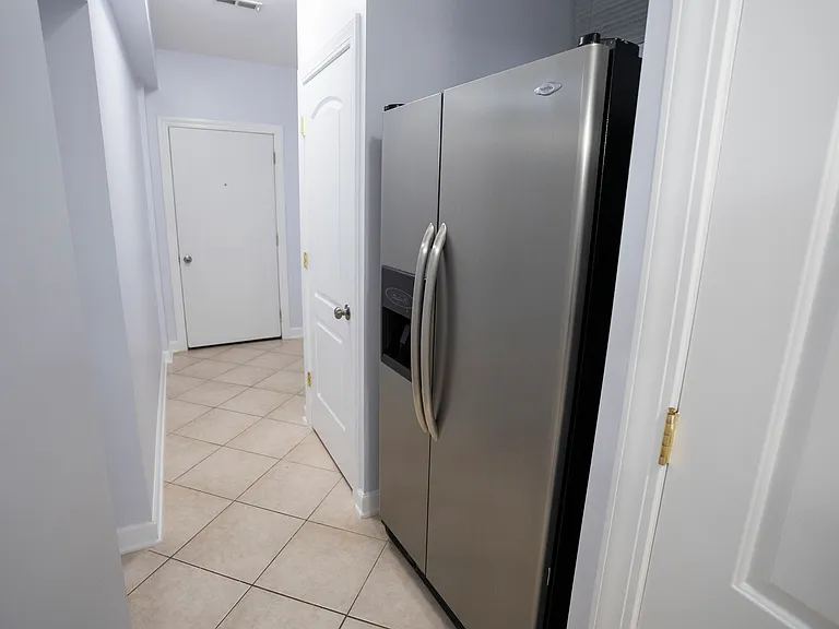 2416 N Greenview Ave #G — Photo 13