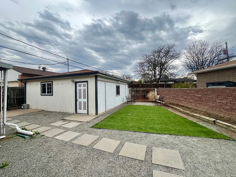 1840 W Center Ave — Photo 4