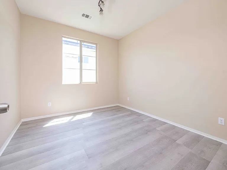 10208 Jasmine Ct — Photo 19
