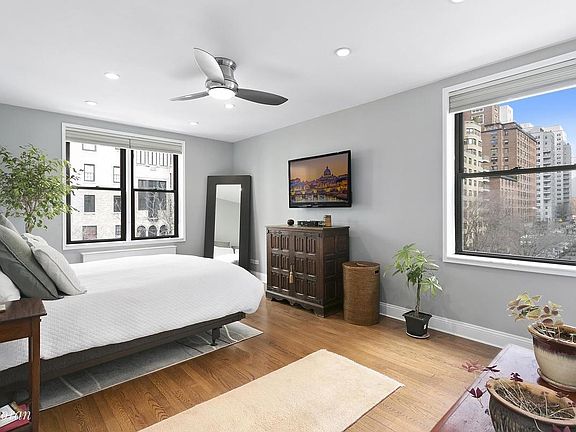 4th image of 30 E 9th St APT 4C