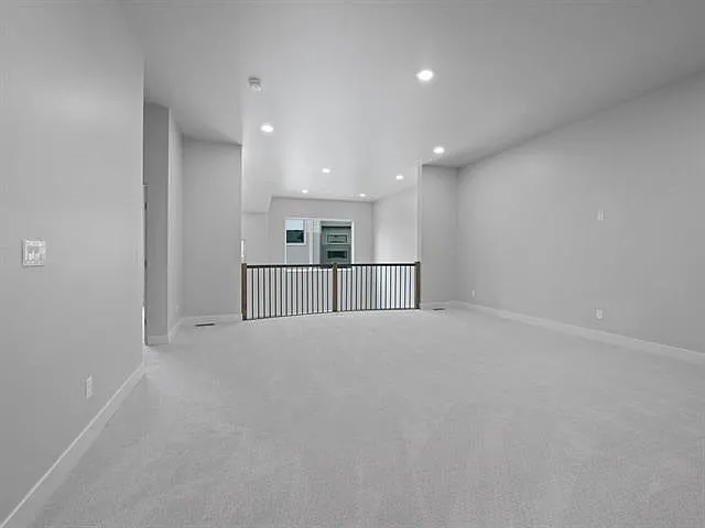 392 W Ridges Blvd #B — Photo 25