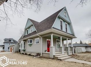 421 2nd St NE, Hampton, IA 50441