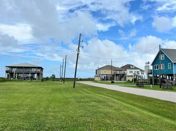 714 Salt Cedar Ln, Pt Bolivar, TX 77650