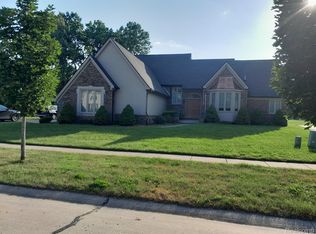 52853 Royal Forest Dr, Shelby Township, MI 48315