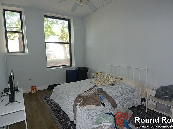 5th image of 94 Newbury Ave #101A