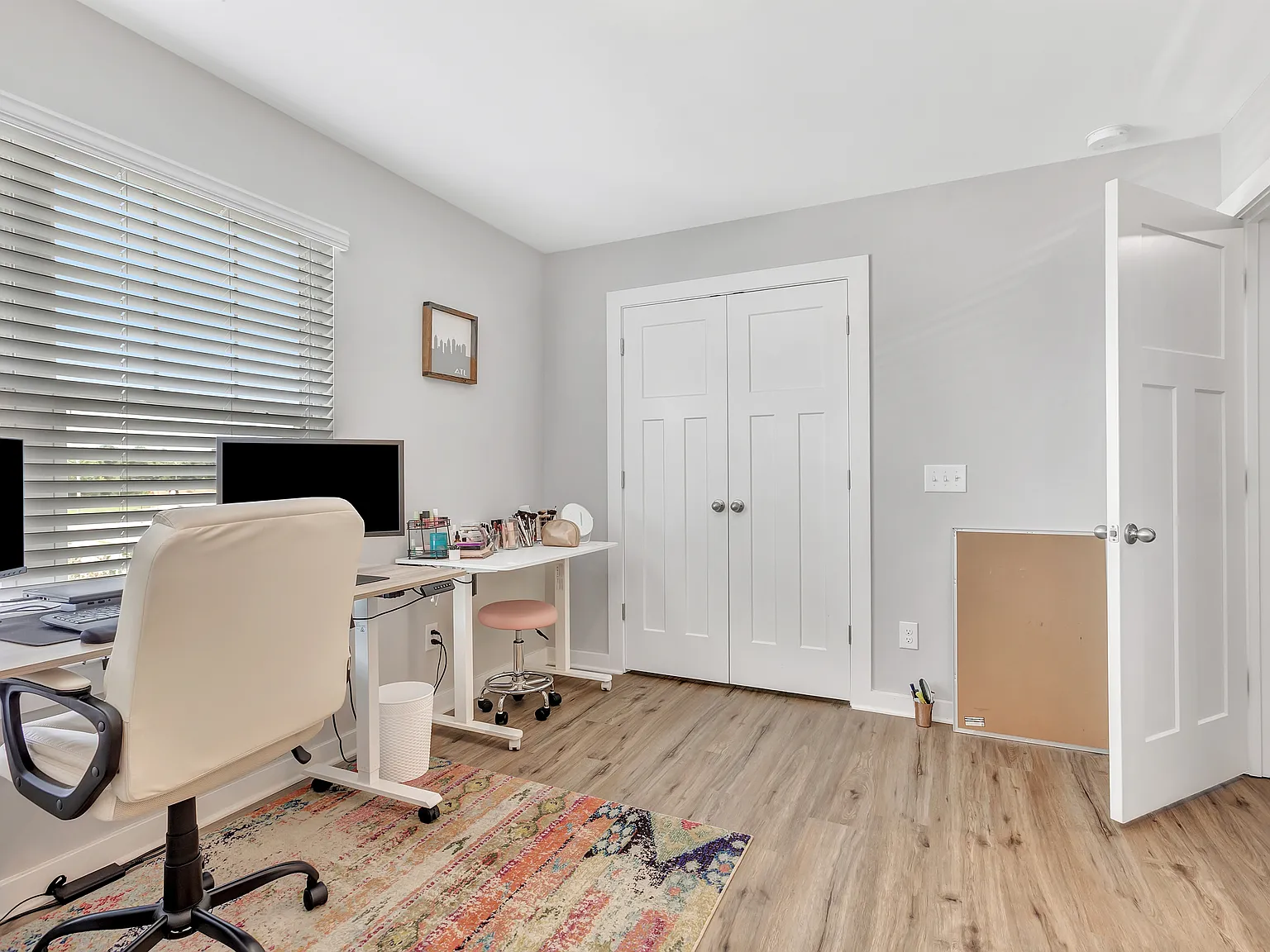 203 E Forge Ct — Photo 4