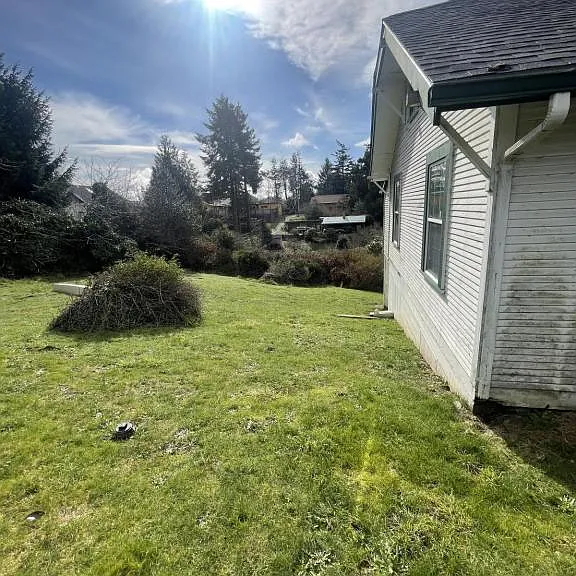 983 Oregon Ave — Photo 14