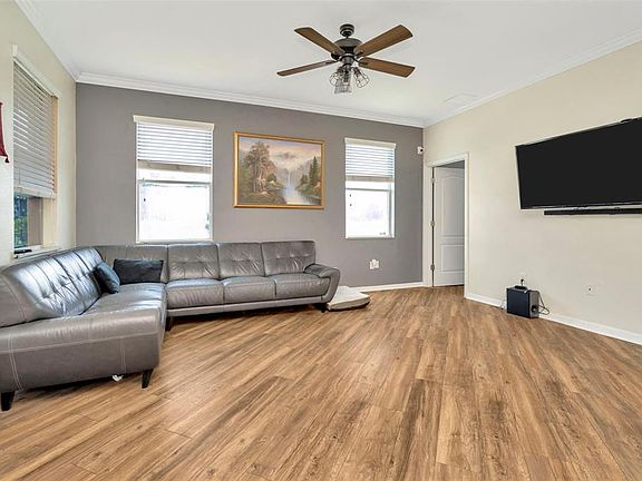 4th image of 313 Shell Manor Dr